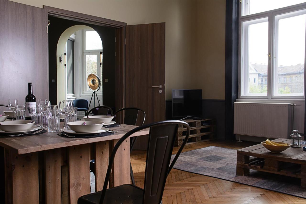 W-Tree Loft Style Apartment Boedapest Buitenkant foto